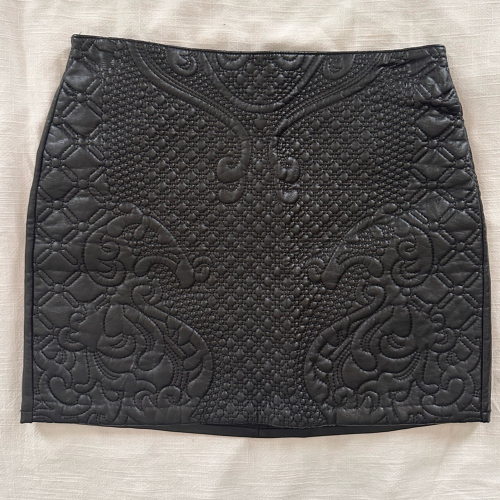 H&M Elegant Black pleather Skirt